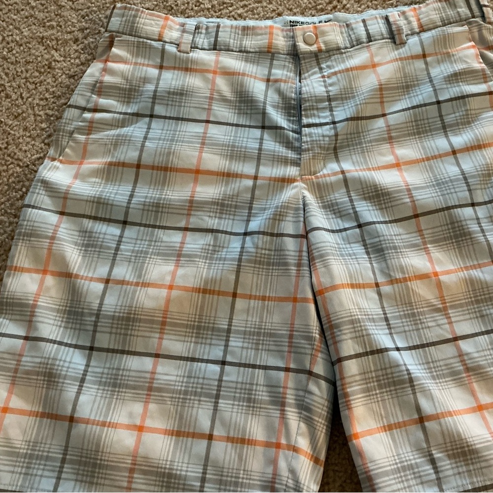 Nike dri-fit Plaid Light Blue & Orange Men's Flat Front Shorts 36 minor flaw